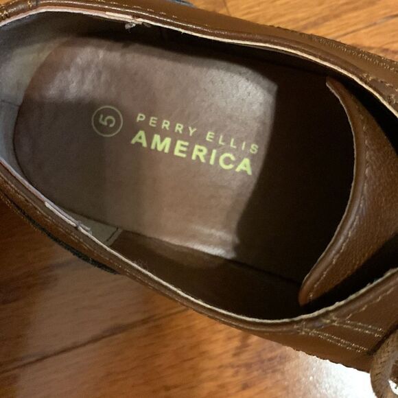 Perry Ellis size 5 brown oxfords - Picture 5 of 6
